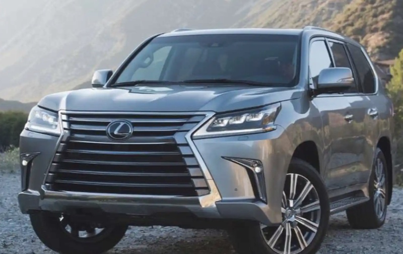 Лобовое стекло на Lexus LX570 2016-2021